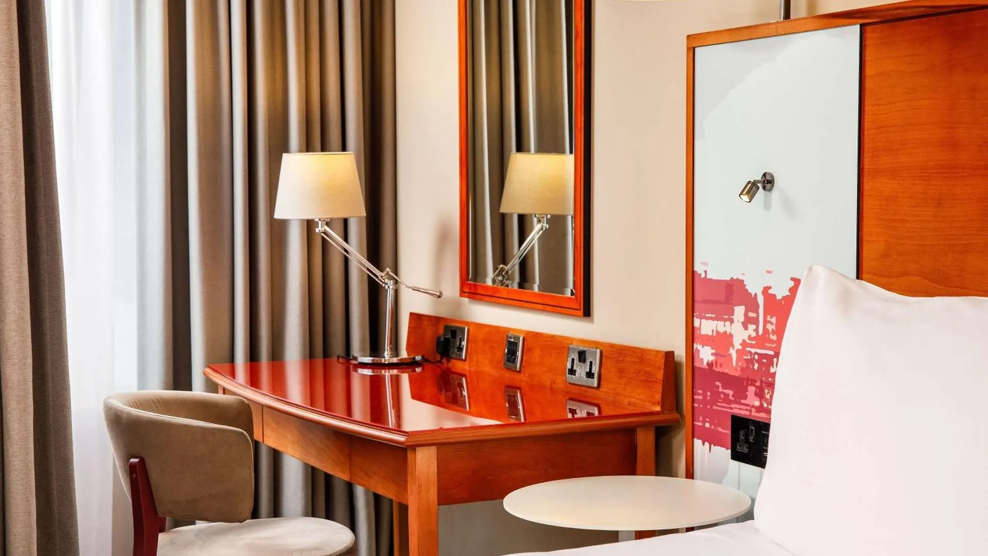 Holland House Hotel Cardiff By Sunday