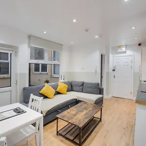 2 Bedroom For Up To 6 Nr Centre Apartment