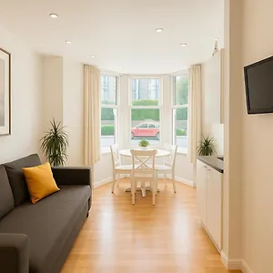 Bute Park W/ Heating + Private Bathroom Apartment